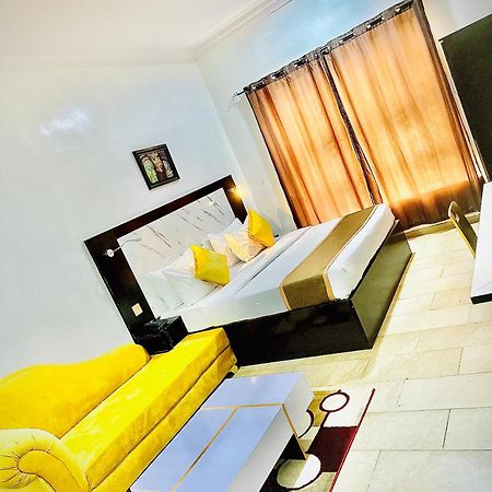 Posh Hotel And Suites Ikeja Ngoại thất bức ảnh