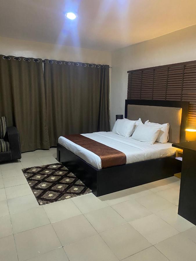 Posh Hotel And Suites Ikeja Ngoại thất bức ảnh