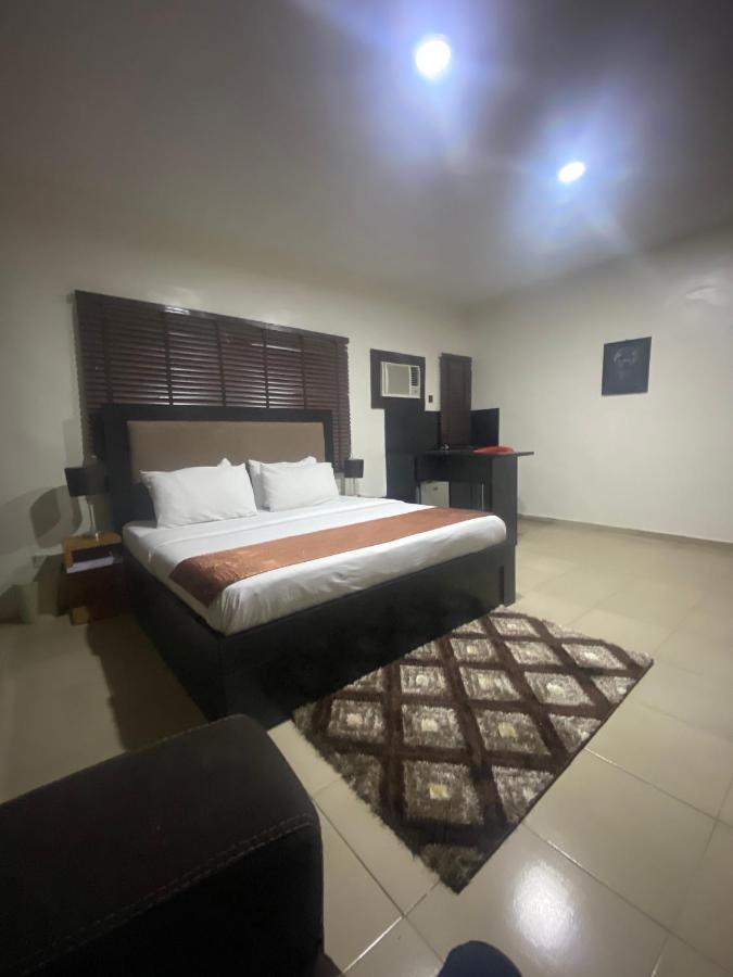 Posh Hotel And Suites Ikeja Ngoại thất bức ảnh