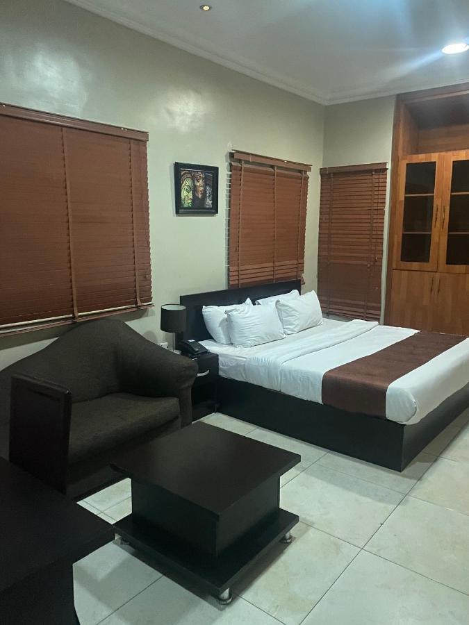 Posh Hotel And Suites Ikeja Ngoại thất bức ảnh