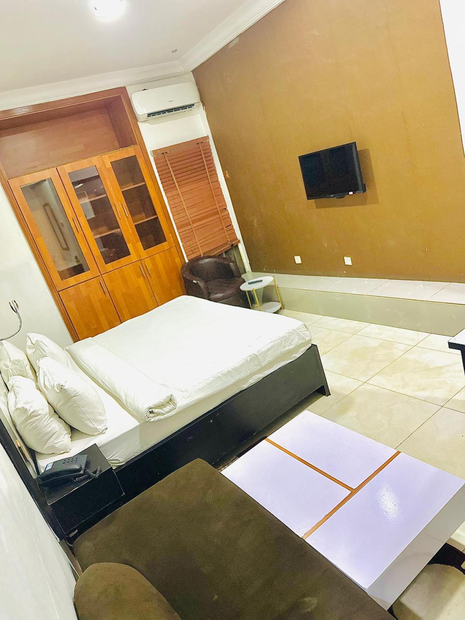 Posh Hotel And Suites Ikeja Ngoại thất bức ảnh