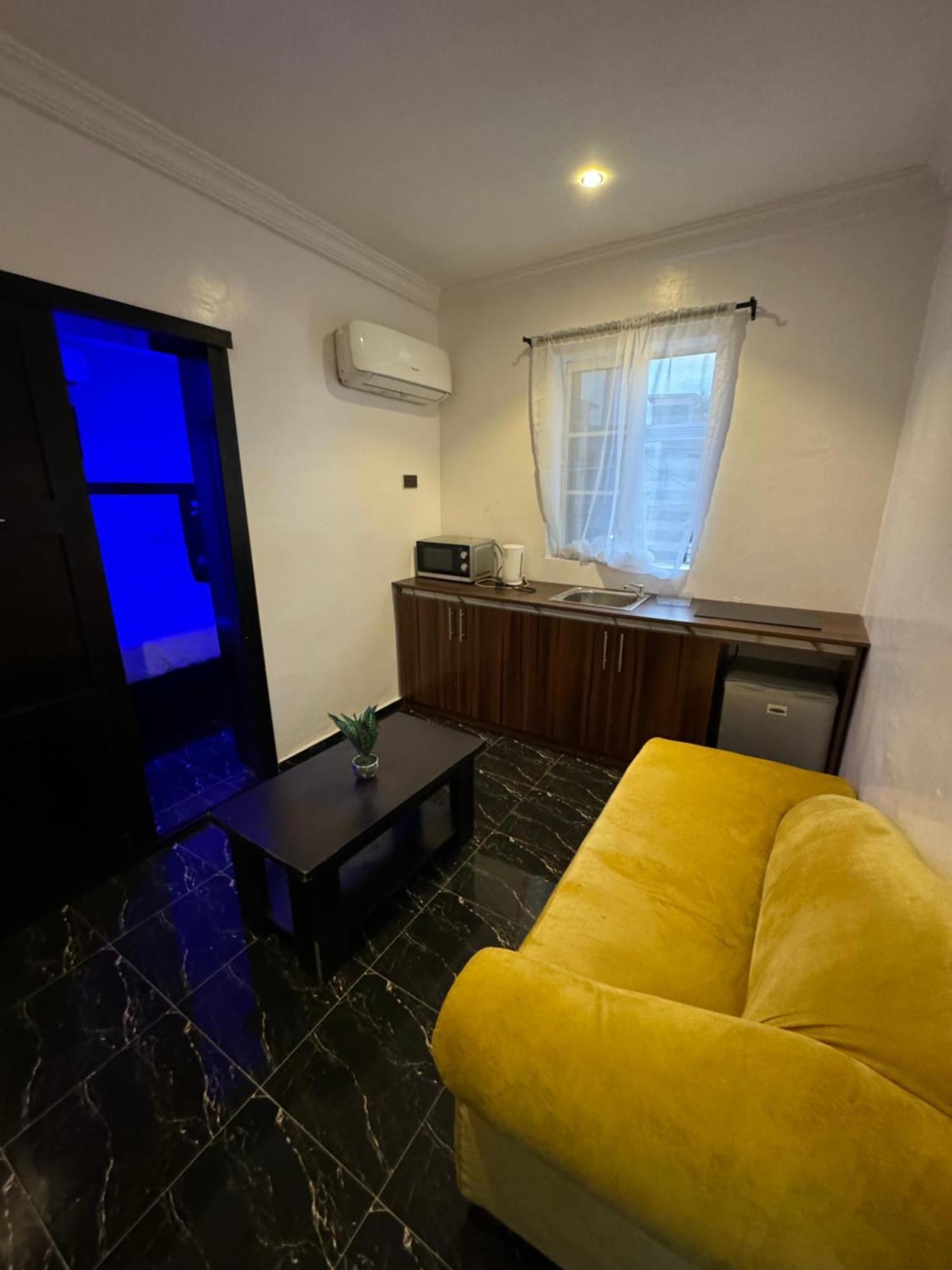 Posh Hotel And Suites Ikeja Ngoại thất bức ảnh