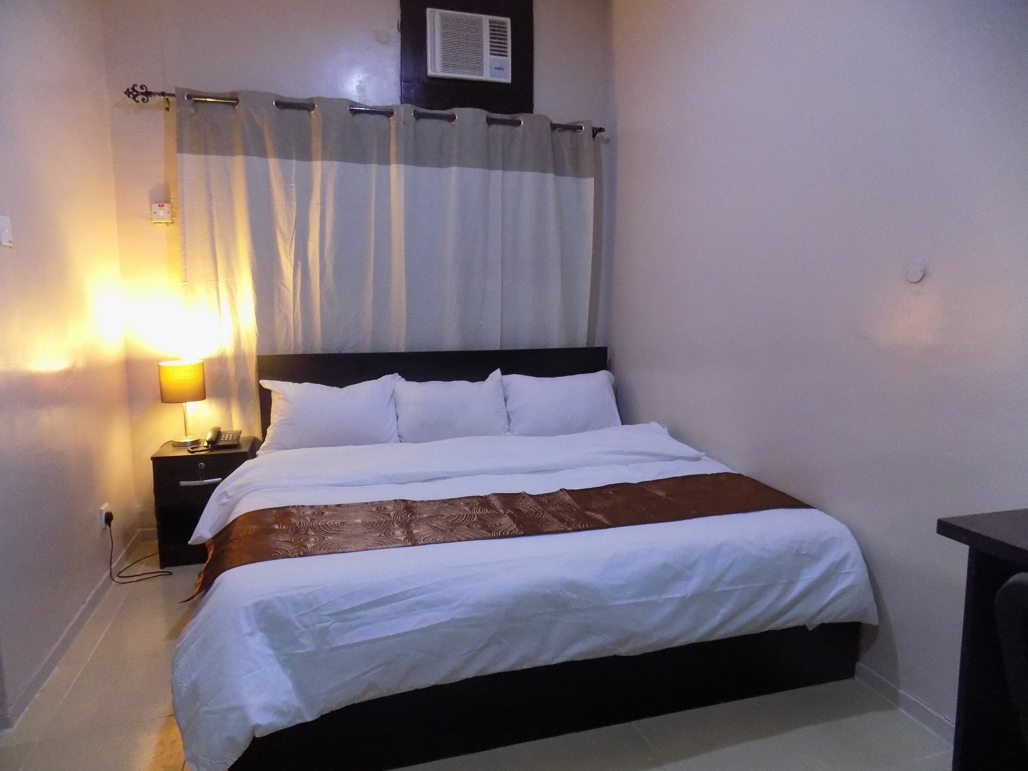 Posh Hotel And Suites Ikeja Ngoại thất bức ảnh